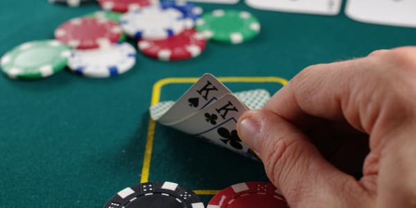 Pokerio vadovas, kaip padaryti laimėtą ranką