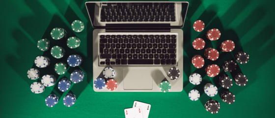 Kokius „Live Dealer“ kazino žaidimus šiuo metu geriausia žaisti?