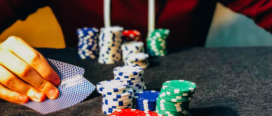 Būtini patarimai žaidėjams, norintys laimėti gyvus pokerio turnyrus